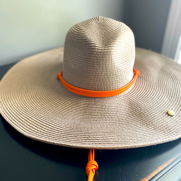 Mersea Beige Straw Floppy Hat w/ Orange Band and Adjustable Tie EUC - Picture 2 of 9